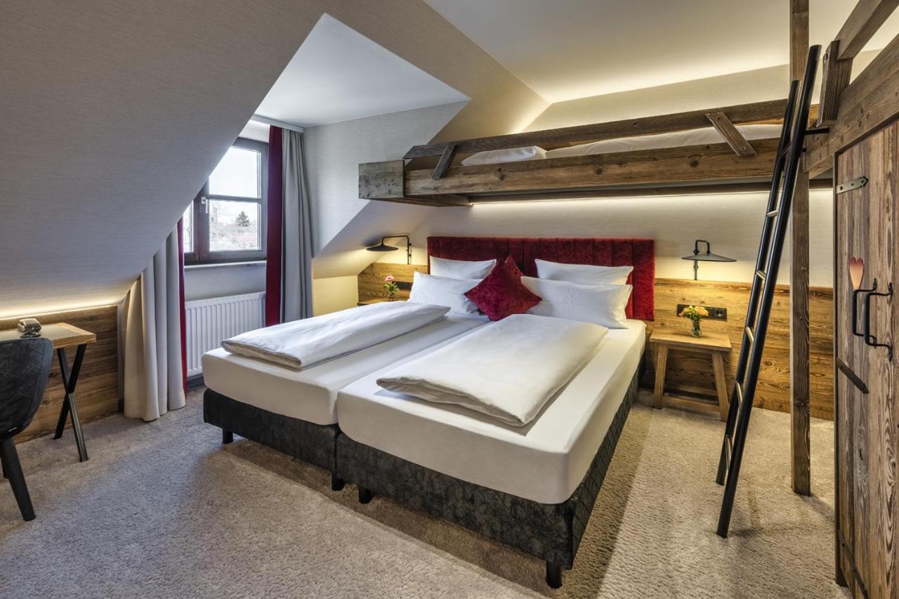 Hotel Schaefflerwirt Ашхайм Екстериор снимка