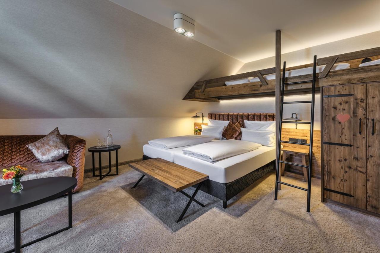 Hotel Schaefflerwirt Ашхайм Екстериор снимка
