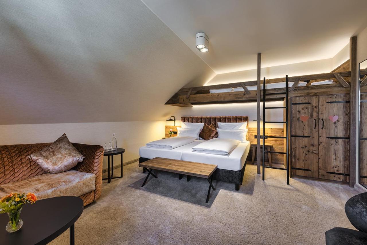 Hotel Schaefflerwirt Ашхайм Екстериор снимка