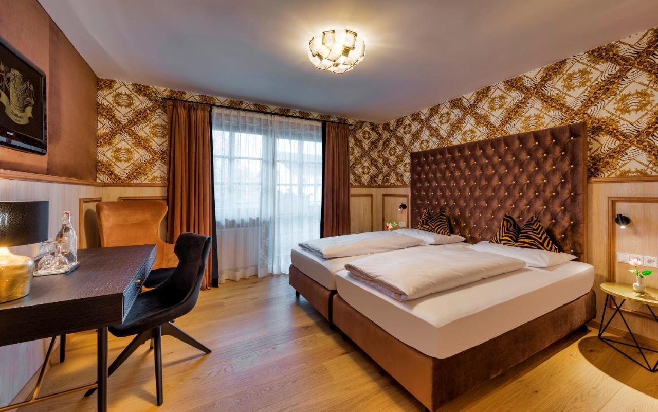 Hotel Schaefflerwirt Ашхайм Екстериор снимка