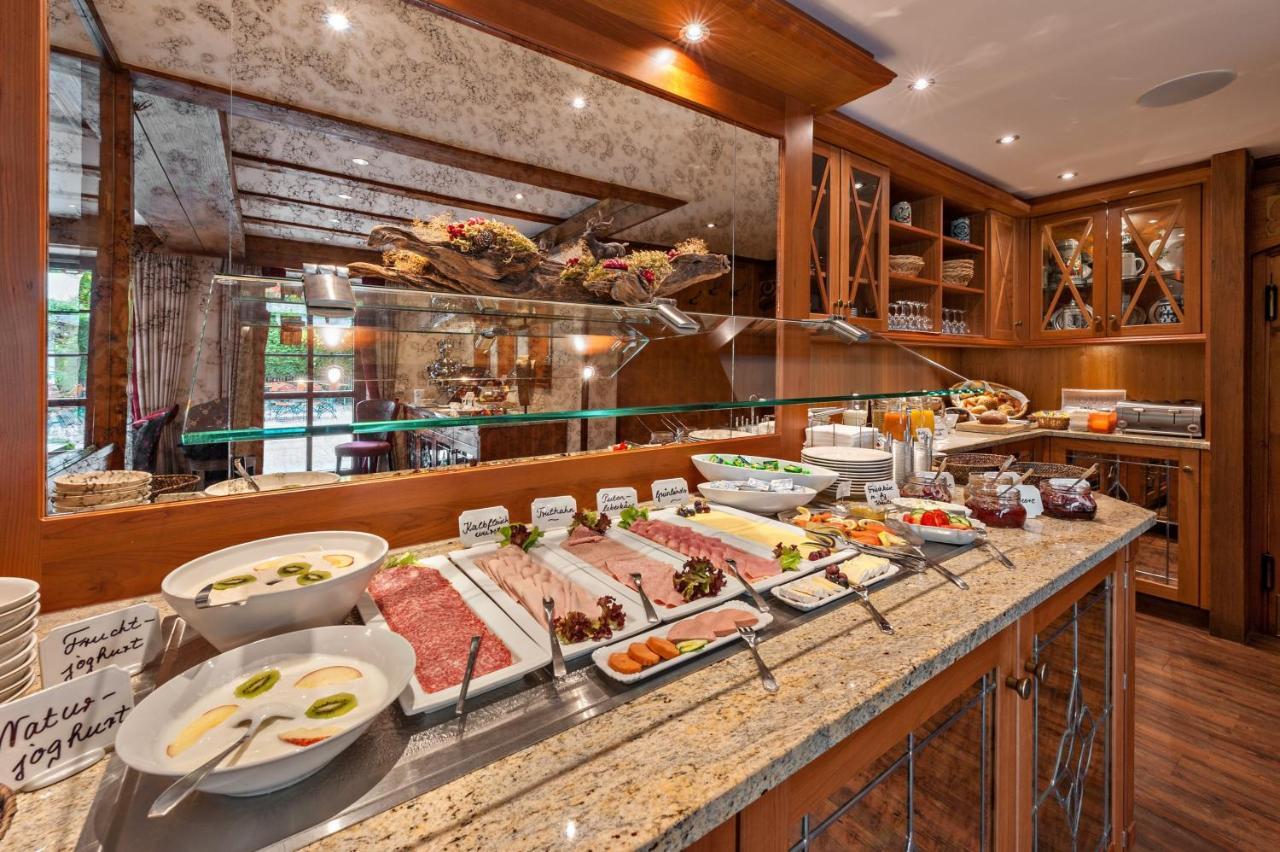 Hotel Schaefflerwirt Ашхайм Екстериор снимка