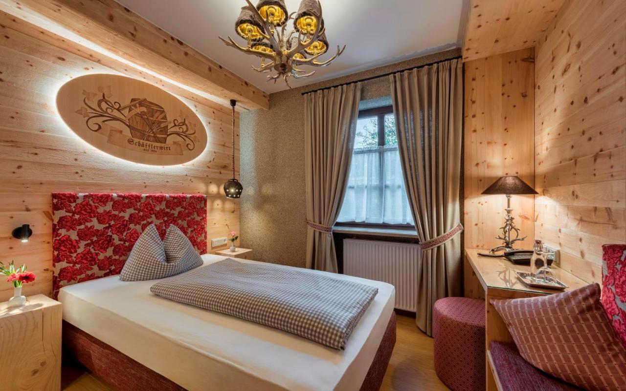 Hotel Schaefflerwirt Ашхайм Екстериор снимка