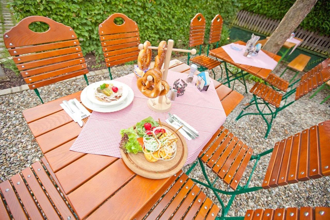Hotel Schaefflerwirt Ашхайм Екстериор снимка
